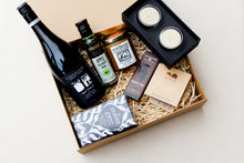 Load image into Gallery viewer, The Classic Hamper